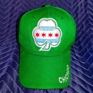 St. Patricks Day Irish Clover with Chicago Flag Design Baseball Cap/Hat Green